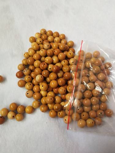 西藏象牙玉珠子深黄色8厘15元一颗，非常稀少，10个以上包邮谢谢