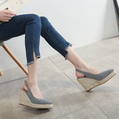 草编坡跟鞋2021新款时尚尖头厚底