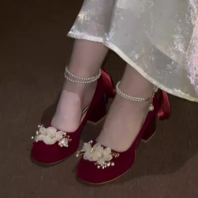 玛丽珍婚鞋女2025新款粗跟不累脚新娘红色中式秀禾婚纱两穿高跟鞋
