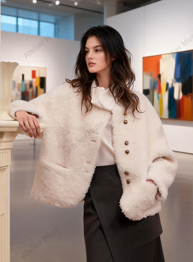2025高端羊剪绒羊羔皮毛一体外套女短款小香风冬季新款环保皮草