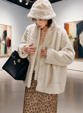 2026小香风幻貂绒短外套女 人字纹菱格空气棉恒暖奶油白冬新