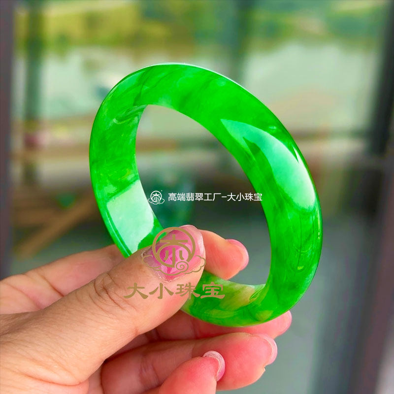 冰种满色帝王绿天然翡翠手镯