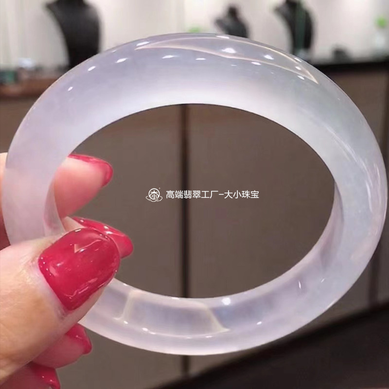 大小珠宝高冰种冰白天然翡翠手镯圈口50.5冰透起光白月光缅甸翡翠