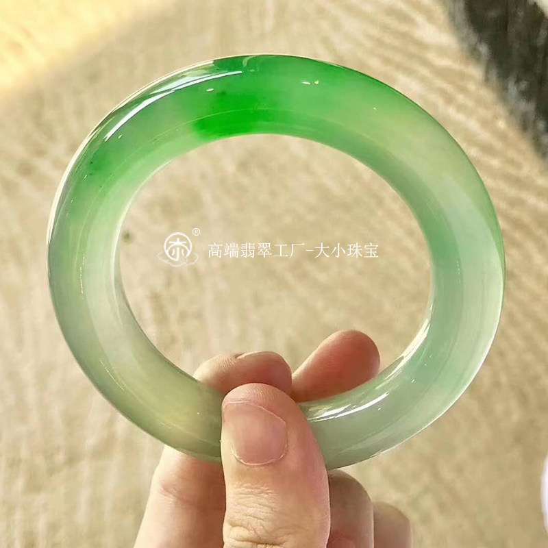 大小珠宝收藏级高冰阳绿天然翡翠玉手镯圈口57老坑冰种翡翠玉镯子
