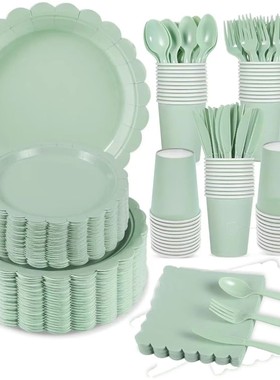 The new lace light green party set includes disposable plate
