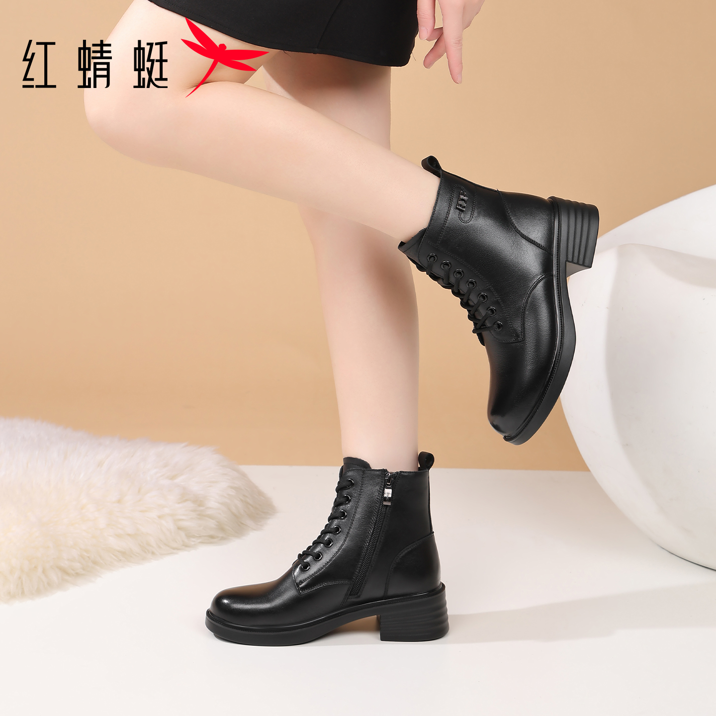 红蜻蜓品女士马丁靴真皮加绒