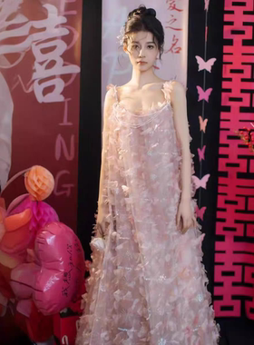 晨袍2025新款新娘小众吊带粉色轻纱礼服裙订婚迎宾仙气晨拍敬酒服