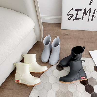 时尚款外穿软底加厚中筒防滑水靴