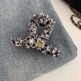 纯正小香~粗花呢发抓抓夹山茶花发夹女后脑勺头饰发饰盘发鲨鱼夹