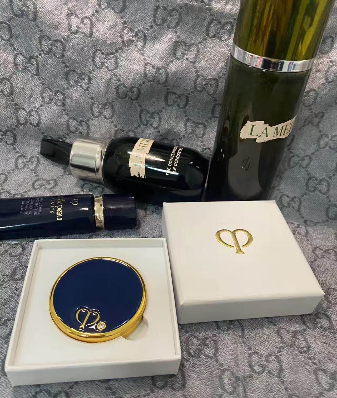 CPB肌肤之钥化妆包配用迷你化妆镜随身便携补妆镜精致高颜值镜子
