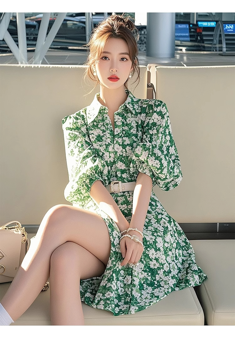 新款韩系绿色碎花长袖连衣裙女超火独特好看度假多巴胺绝美小裙子