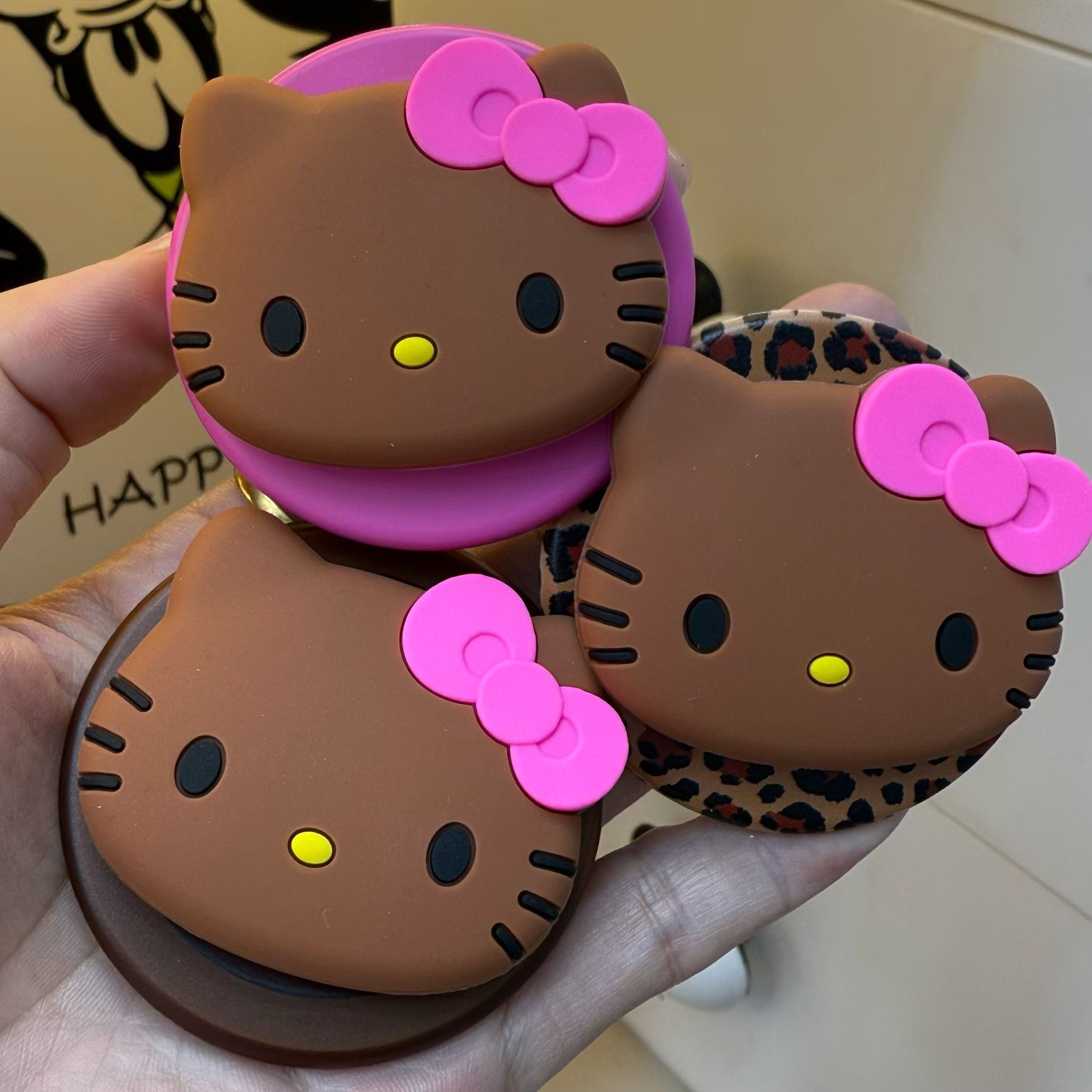 泡泡骚通用手机气囊支架kitty啪嗒磁吸支架可伸缩适配popsockets