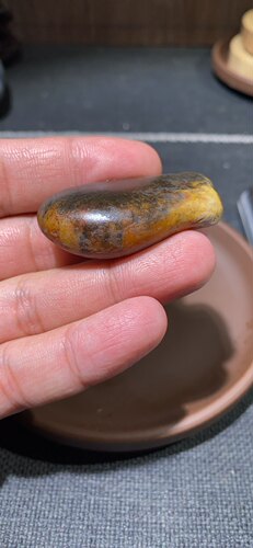 捡漏价新疆和田玉籽料红沁黄沁黑皮原石白玉种可雕刻可收藏