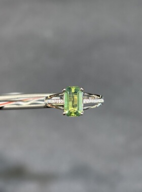 18k白金天然绿色蓝宝石戒指长方形5*8mm淡绿橄榄绿祖切火彩稀有