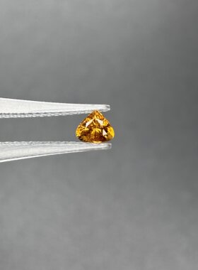 天然三角形黄色蓝宝石裸石戒指吊坠黄宝石金丝雀橙黄火彩黄蓝宝