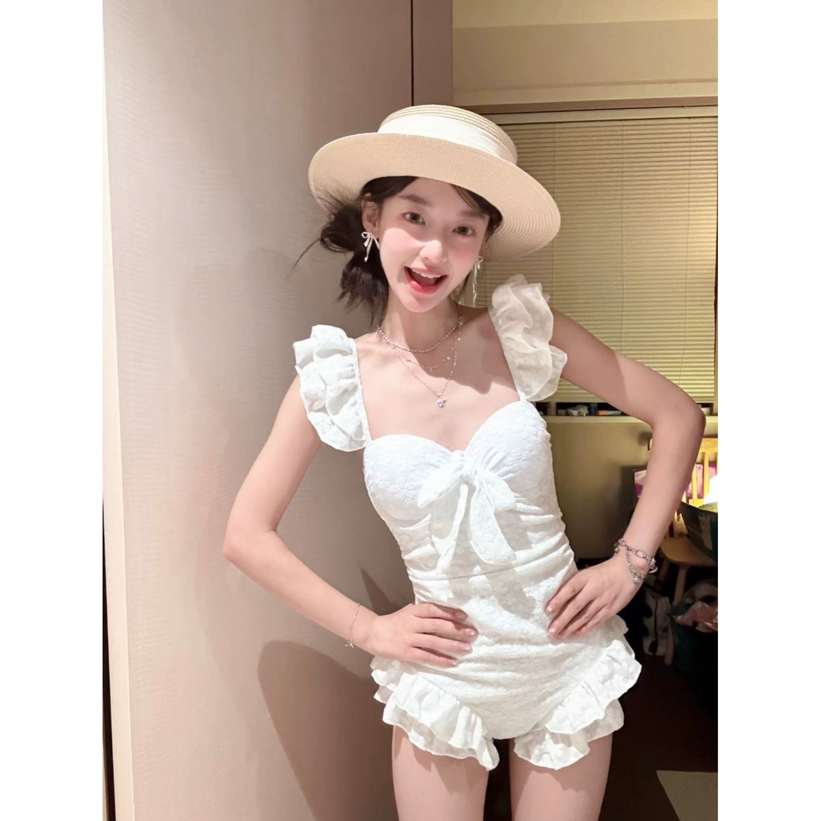 白色仙女连体泳衣女修身保守显瘦遮肉学生钢托聚拢小胸少女清纯