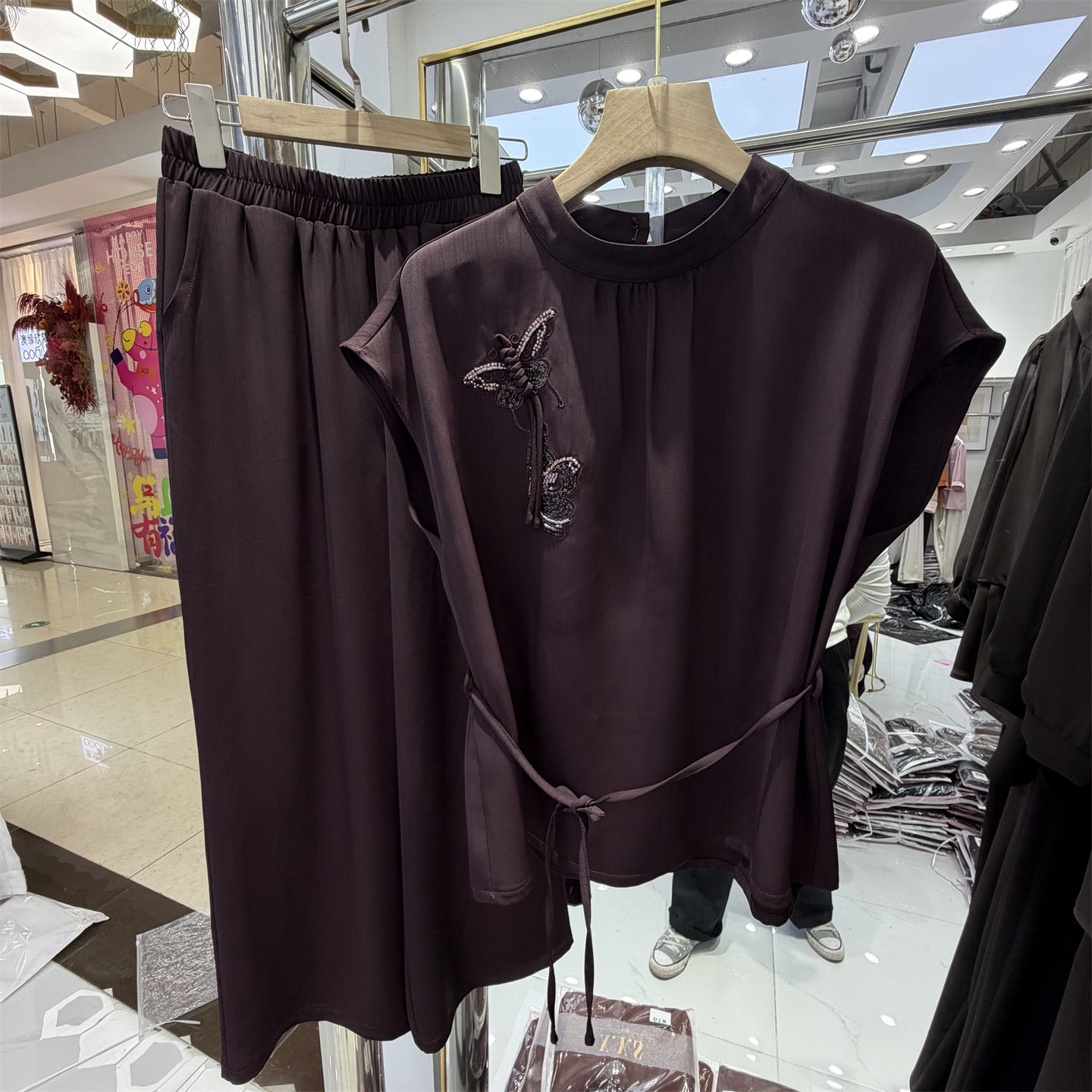 正品静雅风立体蝴蝶刺绣套装女夏收腰绑带显瘦两件套