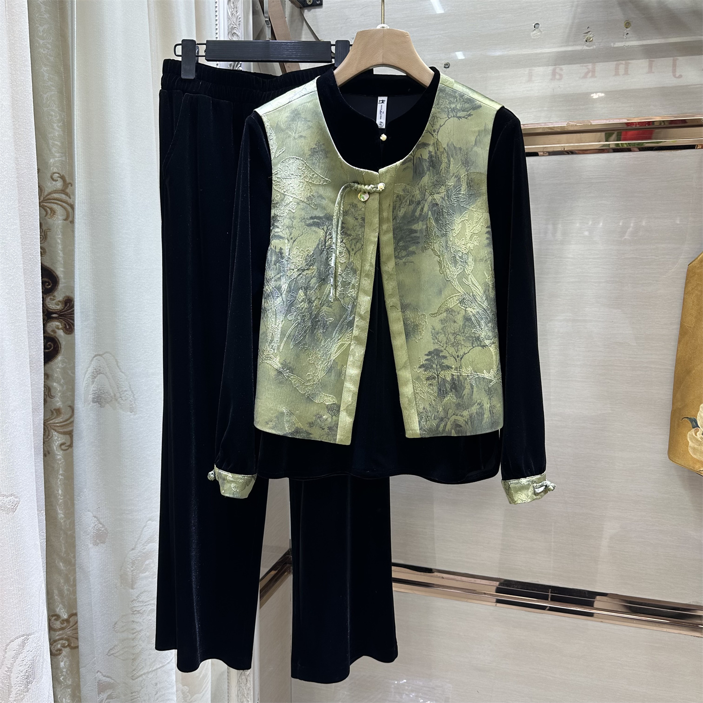 新中式复古马甲丝绒衬衫三件套