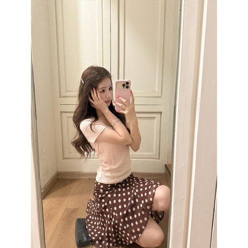橘子树在哪儿肌理感u领短袖t恤女