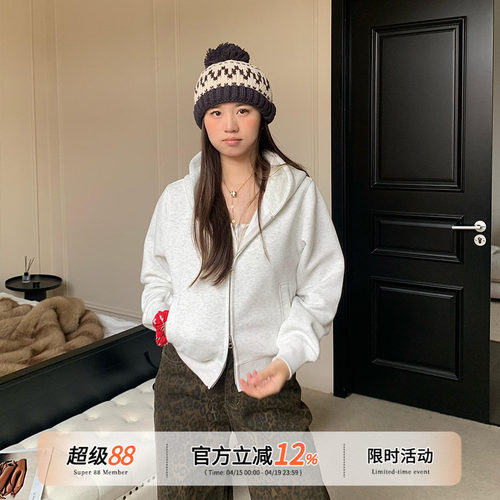 橘子树在哪儿灰色短款卫衣外套