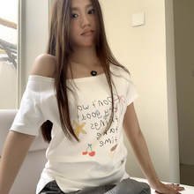 橘子树在哪儿美式辣妹斜肩短袖t恤女夏季设计感宽松显瘦露肩上衣