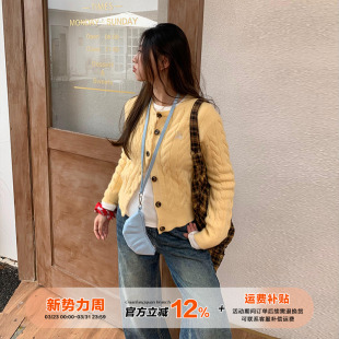 橘子树在哪儿韩系黄色麻花针织开衫 设计感正肩显瘦毛衣外套 女春季
