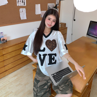 橘子树在哪儿美式 休闲运动速干宽松显瘦球衣上衣 V领短袖 t恤女夏季