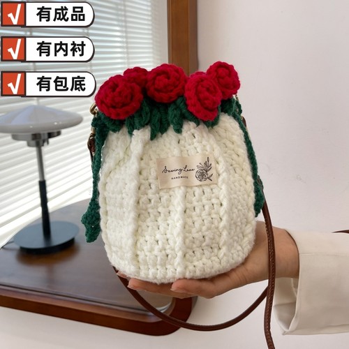 玫瑰花束手工编织水桶包