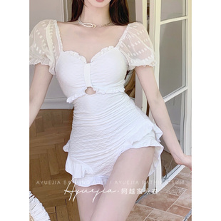 网红风泳衣女夏2025新款 小胸纯欲风 连体性感高级感平角遮肉短袖