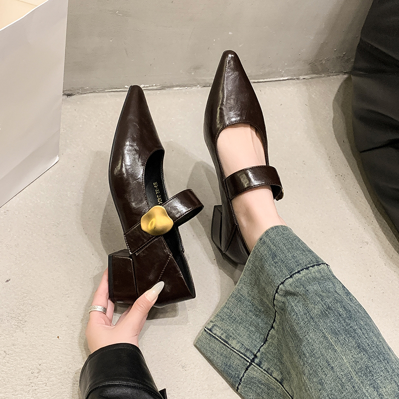 永希女鞋尖头粗跟玛丽珍鞋