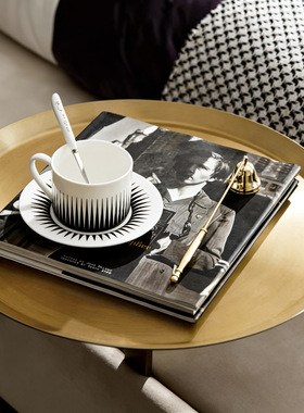 现代简约黑白灰样板房酒店会所客厅沙发角几床头柜书籍咖啡杯组合