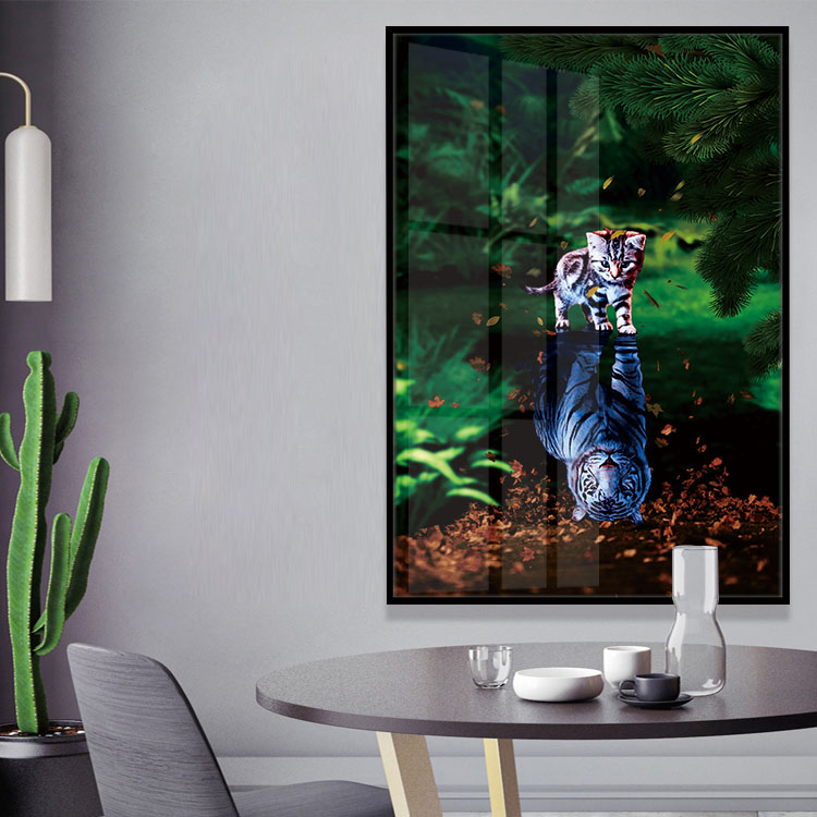 小猫咪水中倒影老虎图装饰画个性创意风景晶瓷画竖版黑框单幅挂画