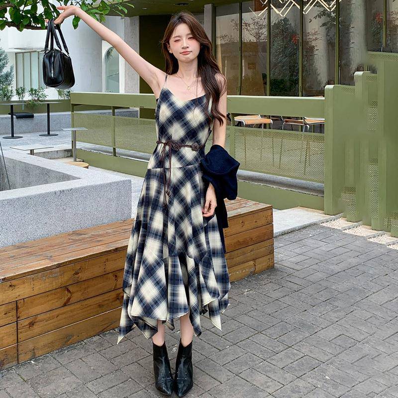 225秋新款百搭针织吊衫不规设0计感格纹则带裙CB8593两件套连衣裙