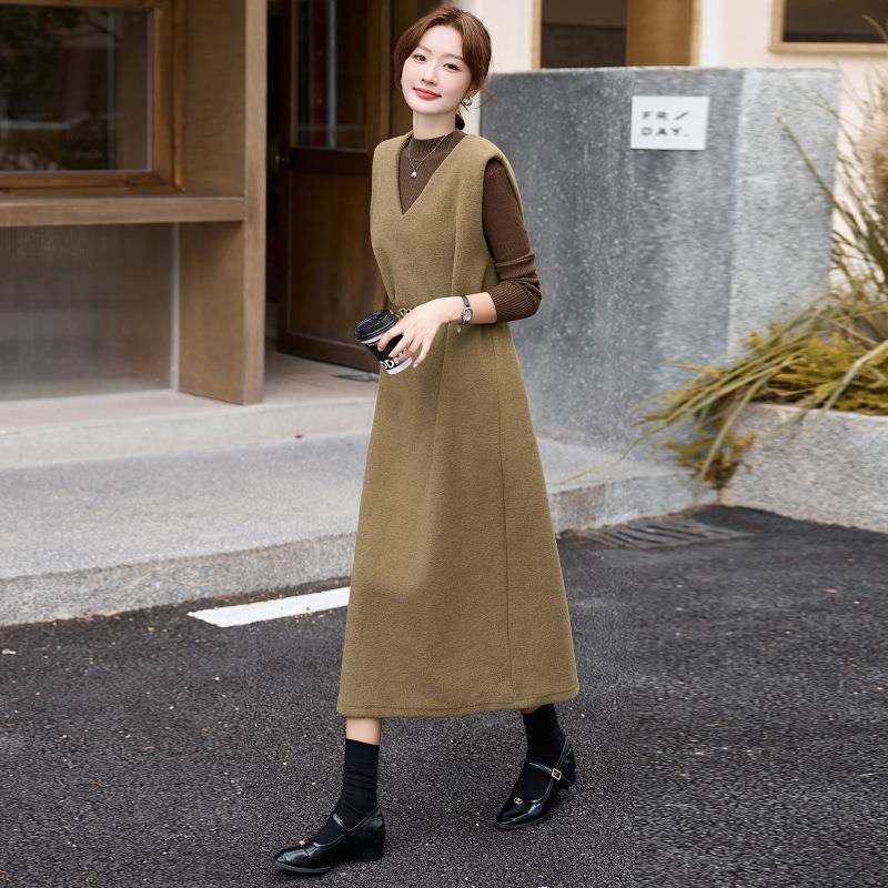 2薄025秋冬NS9712-0款高领毛织上半衣+v领呢显瘦气质连衣裙两件套