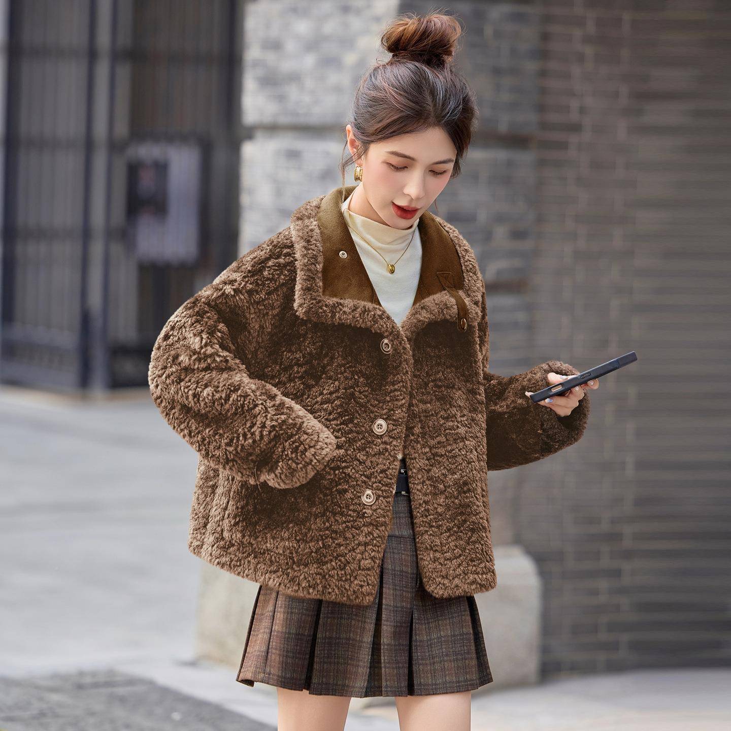 2YF2662-1025冬季新款双面穿羔绒外套百搭羊显瘦加厚皮一体上衣 F