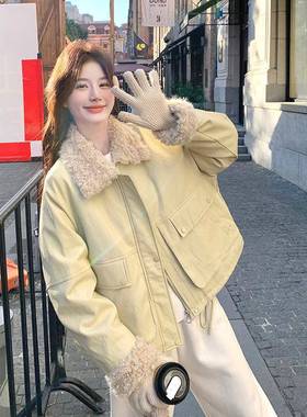 奶黄色羔毛风领b131-711工装羽绒服小外套女冬季2羊025新款甜美短