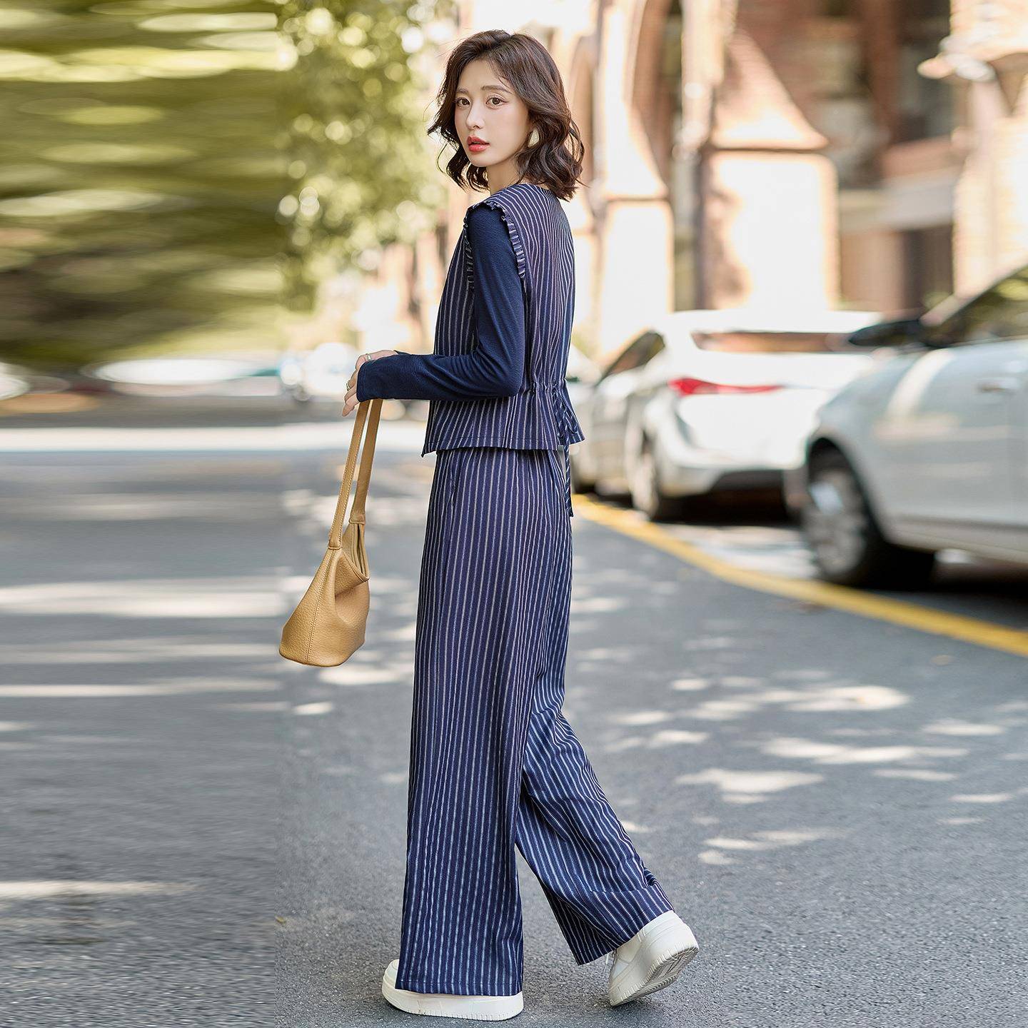 时E982-081尚套E女2025秋新款高级感洋气针装衫马织甲阔腿裤条纹