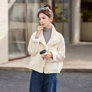 ZGUO8157小个立领接 2025女子冬新款 时尚 休闲仿羊羔毛拼羽绒服短款