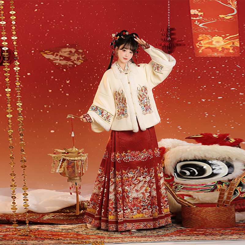 初莲[金马赐福]新年明制原创汉服女方领半臂马面裙拜年冬款加绒