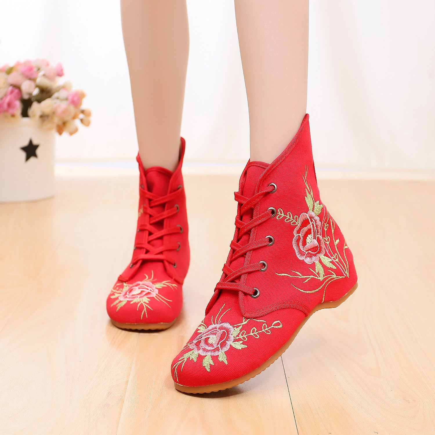 AUTUMN NATIONAL STYLE HANFU SHOES PURE WHITE COSTUME BOOTS ANKLE SHOES WOMENS BOOTS OLD BEIJING CLOTH SHOES EMBROIDERED SHOES