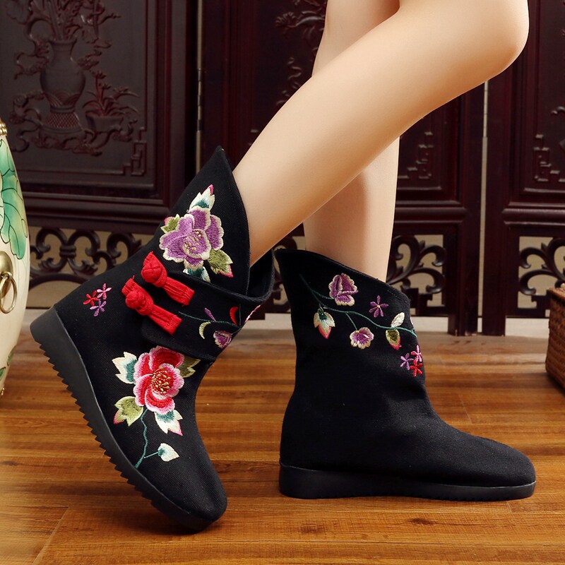 AUTUMN AND WINTER NEW OLD BEIJING CLOTH SHOES WOMENS BOOTS THICK-SOLED EMBROIDERED SHOES ETHNIC STYLE FLEECE COTTON BOOTS VERSATILE NON-SLIP MOM BOOTS