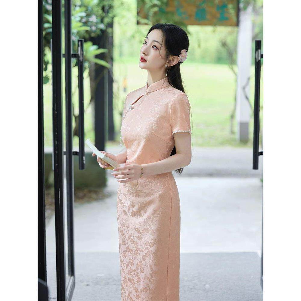 花蝴蝶中式民国温柔盘扣开叉气质风裸粉新旗袍暗纹收腰通勤提改良