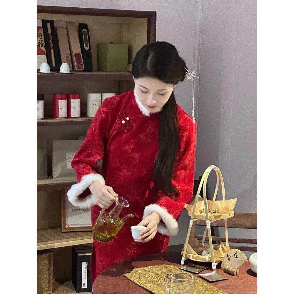 红色战袍改良氛围旗袍裙长中加绒气质感新款过年连衣裙秋冬加厚