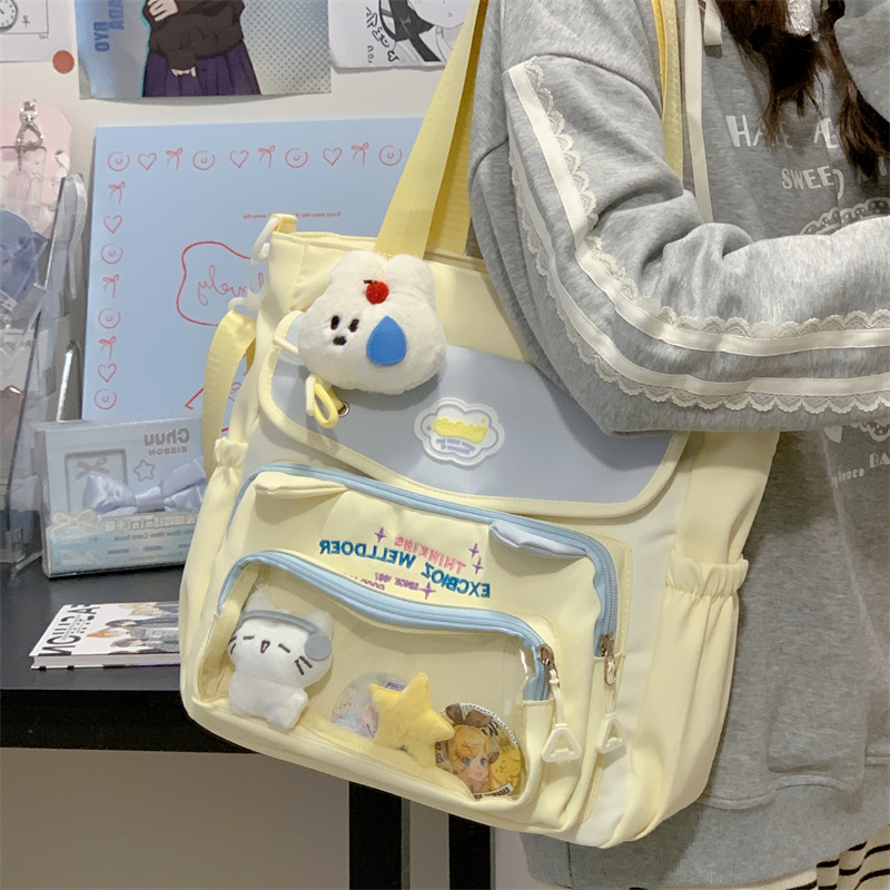 初中女生斜挎包高颜值可爱小学生