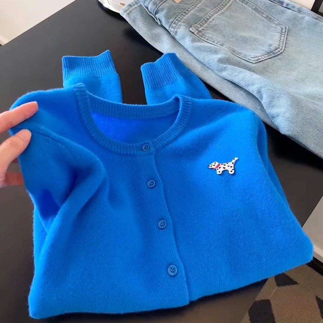 学院风刺绣针织开衫女2025春秋季新款松弛感宽松蓝色显白毛衣外套,女装/女士精品,毛针织衫,淘宝优惠券,粉丝福利购,淘宝优惠卷