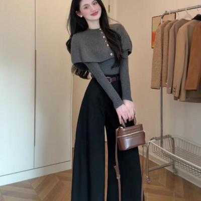 灰色设计感披肩斗篷两件套针织衫