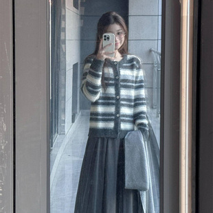 韩系撞色加厚条纹毛衣外套女秋冬季2025新款慵懒风高级感针织开衫
