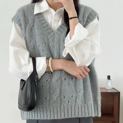现货森系高智感穿搭破洞白色针织马甲女春秋v领背心上衣叠穿毛衣