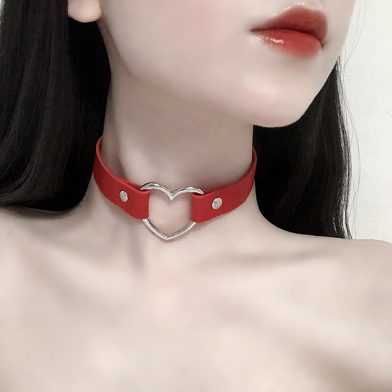 日系软妹暗黑pu桃心镂空爱心项圈女颈带锁骨项链腿环饰品ins颈链