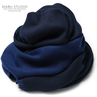 皇家配色气质拉满！经典正统克莱因海军蓝纯色双面仿羊绒保暖围巾